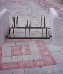 3 mestni kolesnik (gledek beton)