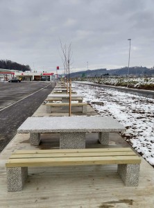 Klop brez naslona, miza Adria, pran_brušeni podstavki.
